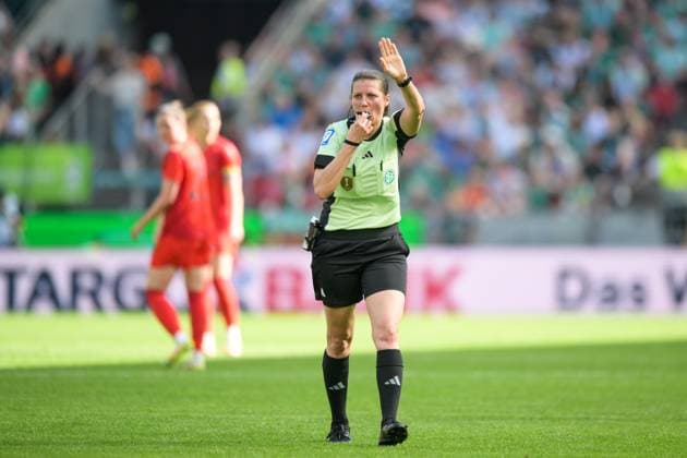 Fußball, DFB Pokal Frauen, 20250501, FC Bayern München - SV Werder Bremen. Im Bild Schiedsrichterin Annika KOST. Köln Rhein-Energie Stadion Nordrhein-Westfalen Deutschland Copyright: Passion2Press MarkusxFischerx