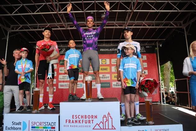Siegerehrung , 1. Platz Michael Matthews, AUS (Team Jayco Alula (Jay) - AUS) gewinnt vor 2. Platz Magnus Cort DEN (Team Uno-x Mobility (UXM) - NOR) und 3. Platz Jon Barrenetxea ESP (Team Movistar (MOV) - ESP) , RADSPORT - Rennen Eschborn-Frankfurt - der Radklassiker , 01.05.2025, Radsport - 1. Mai, -