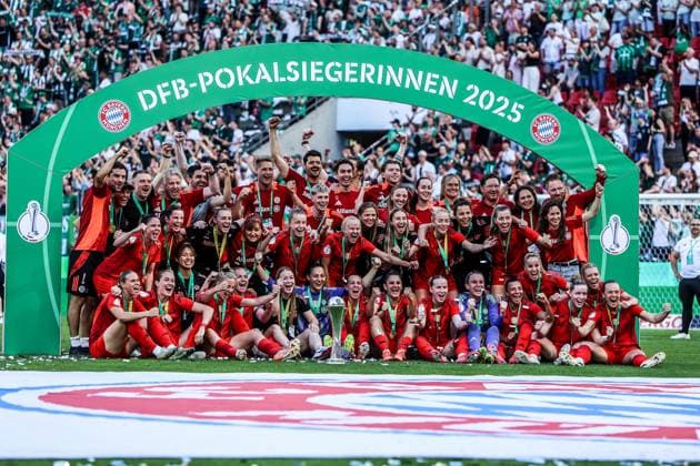 Fussball, DFB-Pokal der Frauen Saison 2024 2025 Finale FC Bayern München - SV Werder Bremen 01.05.2025, RheinEnergieSTADION Die FC Bayern München Frauen sind DFB Pokalsieger 2025 Köln RheinEnergieSTADION Nordrhein-Westfalen Deutschland