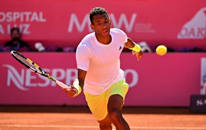 Der Kanadier Felix Auger-Aliassime unterliegt im Achtelfinale der Estoril Open Estoril Open, ATP, Tennis Herren 175 Challenge Tour, 01-05-2025, Achtelfinale: Der an Position eins gesetzte Kanadier Felix AUGER-ALIASSIME unterliegt im Achtelfinale der Estoril Open dem Italiener Andrea Pellegrino. Estoril Estoril Tenis Club Lisbon Portugal