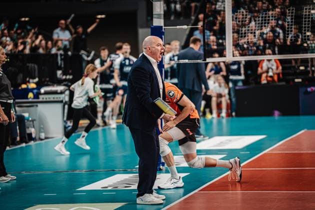 Volleyball Herren Saison 2024 2025 1. Volleyball Bundesliga Männer Finale SVG Lüneburg vs. BERLIN RECYCLING Volleys 01.05.2025 Aufschrei von Trainer Joel Gregory Banks (Berlin Recycling Volleys) Lüneburg LKH Arena Niedersachsen Deutschland