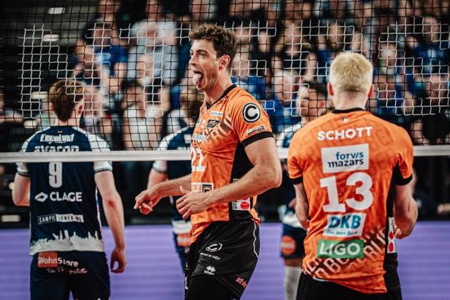 Volleyball Herren Saison 2024 2025 1. Volleyball Bundesliga Männer Finale SVG Lüneburg vs. BERLIN RECYCLING Volleys 01.05.2025 Tobias Krick ( 21, Berlin Recycling Volleys) ärgert sich und streckt die Zunge raus Lüneburg LKH Arena Niedersachsen Deutschland