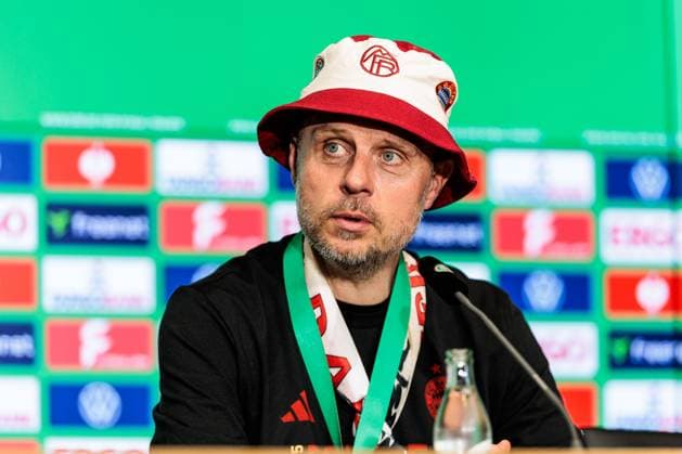 45. DFB-Pokal Finale der Frauen: FC Bayern München - SV Werder Bremen, 01.05.2025 Alexander Straus (FC Bayern München, Trainer) während der Pressekonferenz 45. DFB-Pokal Finale der Frauen: FC Bayern München - SV Werder Bremen, Köln, RheinEnergiestadion, 01.05.2025 Copyright: xBEAUTIFULxSPORTS Wunderlx