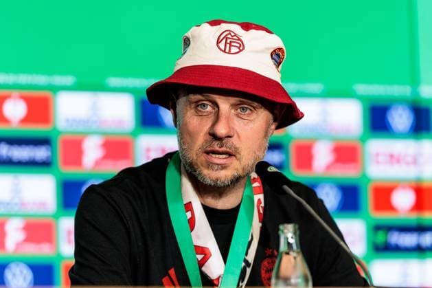 45. DFB-Pokal Finale der Frauen: FC Bayern München - SV Werder Bremen, 01.05.2025 Alexander Straus (FC Bayern München, Trainer) während der Pressekonferenz 45. DFB-Pokal Finale der Frauen: FC Bayern München - SV Werder Bremen, Köln, RheinEnergiestadion, 01.05.2025 Copyright: xBEAUTIFULxSPORTS Wunderlx