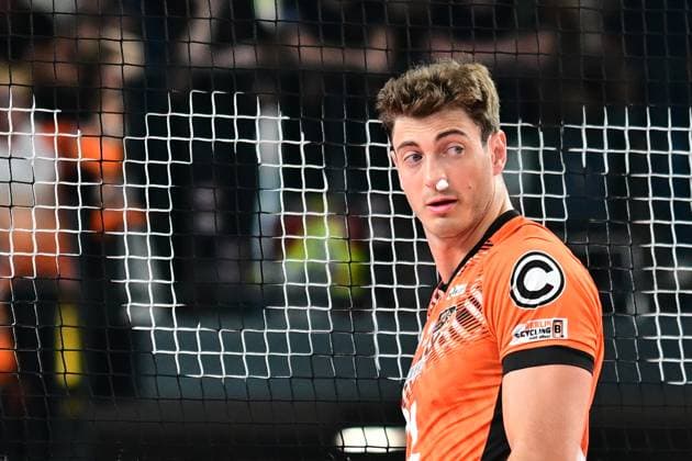 Volleyball I Herren I Saison 2024-2025 I Bundesliga I Finale I Spiel 2 I SVG Lüneburg - BERLIN RECYCLING Volleys I 1.5.2025 Tobias Krick (21, Berlin Recycling Volleys) mit dem Stopfen in der Nase, Blut, Verband, harter Kerl, Freisteller Lüneburg LKH Arena Niedersachsen Deutschland Copyright: xLobeca AndreasxHannigx