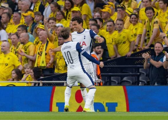 Tottenham Hotspur v FK Bodo Glimt, UEFA Europa League, Semi-Final, Leg 1 of 2, Football, Tottenham Hotspur Stadium, Tottenham, London, UK - 01 May 2025 Brennan Johnson of Tottenham Hotspur celebrates after scoring the first goal of the game with James Maddison of Tottenham Hotspur Tottenham Tottenham Hotspur Stadium London GBR, UK NEWSPAPERS OUT Copyright: xEllixBirchx