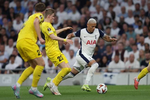 London, England, May 1st 2025: Richarlison (9 Tottenham Hotspur) receives pressure from bod23 during the UEFA Europa League match between Tottenham Hotspur and Bodo Glimt at Tottenham Hotspur Stadium in London, England (Alexander Canillas SPP) Copyright: xAlexanderxCanillas SPPx spp-en-AlCa-9U2A6536