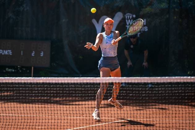 01.05.2025, GER, Frauen, ITF World Tennis Tour - Wiesbaden Tennis Open - Runde der letzten 16 - Einzel Darja Semenistaja (LAT) während des Spiels. Wiesbaden-Nordenstadt T2 Sports Health Club Hessen Deutschland