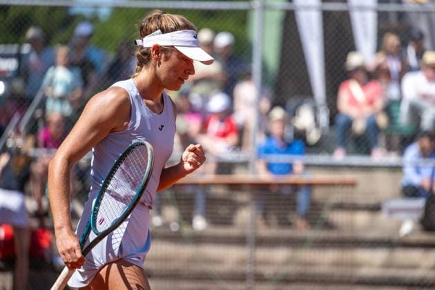01.05.2025, GER, Frauen, ITF World Tennis Tour - Wiesbaden Tennis Open - Runde der letzten 16 - Einzel Solana Sierra (ARG) ballt die Faust, nachdem sie das Spiel für sich entscheiden konnte. Wiesbaden-Nordenstadt T2 Sports Health Club Hessen Deutschland