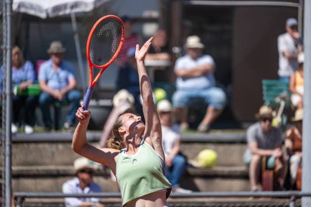 01.05.2025, GER, Frauen, ITF World Tennis Tour - Wiesbaden Tennis Open - Runde der letzten 16 - Einzel Anna Siskova (CZE) während des Aufschlagspiels. Wiesbaden-Nordenstadt T2 Sports Health Club Hessen Deutschland