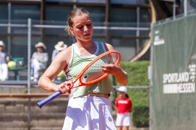 01.05.2025, GER, Frauen, ITF World Tennis Tour - Wiesbaden Tennis Open - Runde der letzten 16 - Einzel Anna Siskova (CZE) ist nach einem erneuten Punktverlust ratlos. Wiesbaden-Nordenstadt T2 Sports Health Club Hessen Deutschland
