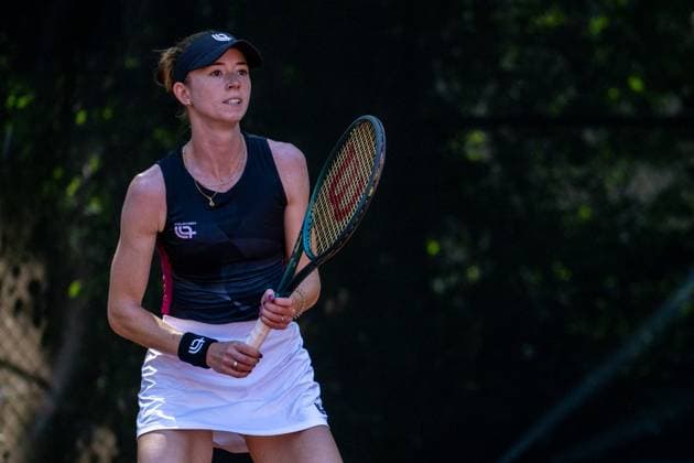 01.05.2025, GER, Frauen, ITF World Tennis Tour - Wiesbaden Tennis Open - Runde der letzten 16 - Einzel Simona Waltert (SUI) während des Spiels. Wiesbaden-Nordenstadt T2 Sports Health Club Hessen Deutschland