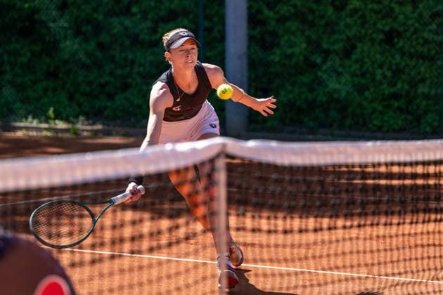 01.05.2025, GER, Frauen, ITF World Tennis Tour - Wiesbaden Tennis Open - Runde der letzten 16 - Einzel Simona Waltert (SUI) während des Spiels. Wiesbaden-Nordenstadt T2 Sports Health Club Hessen Deutschland
