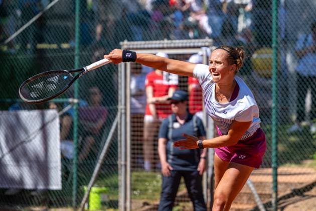 01.05.2025, GER, Frauen, ITF World Tennis Tour - Wiesbaden Tennis Open - Runde der letzten 16 - Einzel Hanne Vandewinkel (BEL) während des Spiels. Wiesbaden-Nordenstadt T2 Sports Health Club Hessen Deutschland
