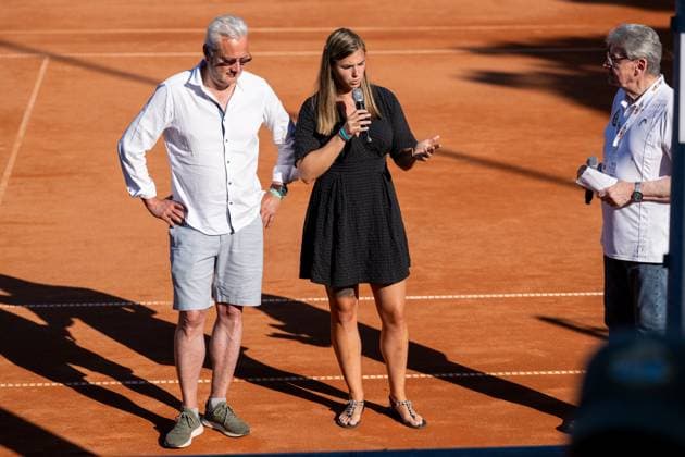 01.05.2025, GER, Frauen, ITF World Tennis Tour - Wiesbaden Tennis Open - Runde der letzten 16 - Einzel Bobfahrerin Kim Kalicki (Mitte) war zu Besuch. Wiesbaden-Nordenstadt T2 Sports Health Club Hessen Deutschland