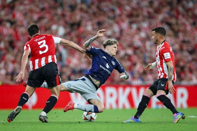Athletic Club Bilbao v Manchester United, ManU FC, Athletic Club de Bilbao defender Daniel Vivian (3) tackles Manchester United forward Alejandro Garnacho (17) during the Athletic Club Bilbao v Manchester United FC UEFA Europa League Cup Semi-Final 1st Leg match at the Estadio de San MamÃ s, Bilbao, Spain on 1 May 2025 Credit: Phil Duncan Every Second Media Editorial use only. All images are copyright Every Second Media Limited. No images may be reproduced without prior permission. Copyright: xIMAGO EveryxSecondxMediax ESM-1453-0051 PhilxDuncanx xEveryxSecondxMediax