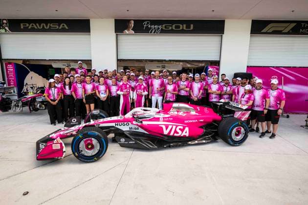 F1 - MIAMI GRAND PRIX 2025 Visa Cash App RB F1 Team, team photo during the Formula 1 Crypto.com Miami Grand Prix 2025, 6th round of the 2025 FIA Formula One World Championship, WM, Weltmeisterschaft from May 2 to 4, 2025 on the Miami International Autodrome, in Miami Gardens, Florida, United States of America - Miami GardensUnited States  Copyright: xCharlyxLopezx