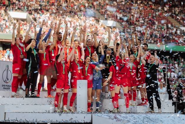 Cologne, Germany, May 1st 2025 Team of FC Bayern Munich cup victory celebration at the podium during the DFB-Pokal final match between FC Bayern Munich and SV Werder Bremen at RheinEnergieStadion, in Cologne, Germany. (Gabor Baumgarten SPP) Copyright: xGaborxBaumgartenx xSPPx spp-en-GaBaSp-2025-05-01_DFB Pokal Final_ FC Bayern Munich - SV Werder Bremen_01_6463