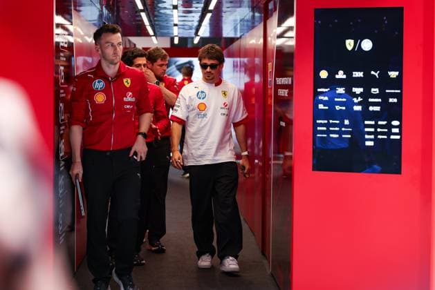 Formula 1 Crypto.com Miami Grand Prix 2025, Joe Pinchin OVERTAKE MAXPPP - Miami 01 05 2025 16 LECLERC Charles (mon), Scuderia Ferrari, portrait during the Formula 1 Crypto.com Miami Grand Prix 2025, the 6th round of the 2025 FIA Formula 1 World Championship, WM, Weltmeisterschaft on the Miami International Autodrome from May 1 to 4, 2025, in Miami, United States Miami United States  Copyright: xOVERTAKE MAXPPPxJoexPinchinx OVT202505028811 OVT202505028811