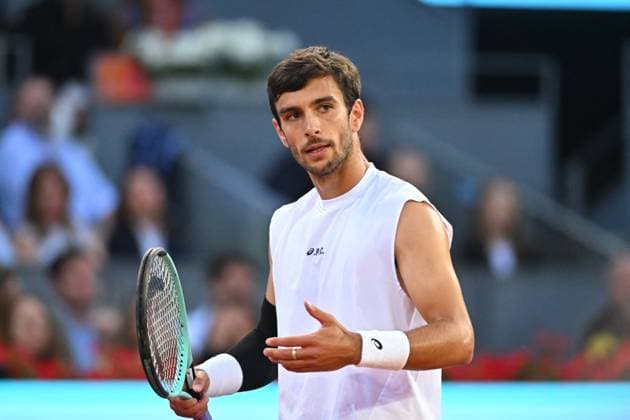 Mutua Madrid Open - Quarter-finals - Lorenzo Musetti Lorenzo Musetti (ITA) during his quarter final round match at the Mutua Madrid Open in Madrid, Spain, on May, 1, 2025. Photo by Corinne Dubreuil ABACAPRESS.COM Madrid Spain  Copyright: xDubreuilxCorinne ABACAx