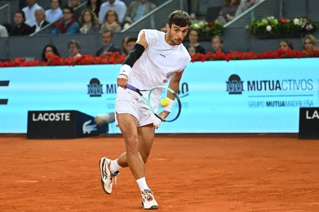 Mutua Madrid Open - Quarter-finals - Lorenzo Musetti Lorenzo Musetti (ITA) during his quarter final round match at the Mutua Madrid Open in Madrid, Spain, on May, 1, 2025. Photo by Corinne Dubreuil ABACAPRESS.COM Madrid Spain  Copyright: xDubreuilxCorinne ABACAx