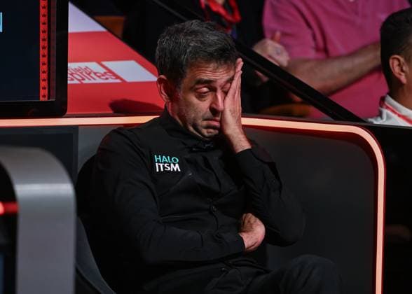 Sport Themen der Woche KW18 Sport Bilder des Tages Sheffield, England, 2nd May 2025. Ronnie O™Sullivan reacts during his Semi Finals match against Zhao Xintong during the Halo World Championship, WM, Weltmeisterschaft 2025 match at The Crucible, Sheffield. Picture credit should read: Cody Froggatt Sportimage EDITORIAL USE ONLY. No use with unauthorised audio, video, data, fixture lists, club league logos or live services. Online in-match use limited to 120 images, no video emulation. No use in betting, games or single club league player publications. SPI_006_CF_Sheffield_Snooker_World_Championship_Day_14 SPI-3914-0006