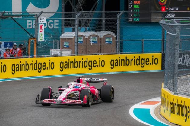 Isack Hadjar (Visa Cash App Racing Bulls F1 Team, Frankreich, 06) USA, Formel 1 Weltmeisterschaft, Crypto.com Miami Grand Prix, Miami International Autodrome, Saison 2025, 02.05.2025 USA, Formel 1 Weltmeisterschaft, Crypto.com Miami Grand Prix, Miami International Autodrome, Saison 2025, 02.05.2025 Miami Copyright: xEibner-Pressefoto MaëvaxBurillox EP_MBO