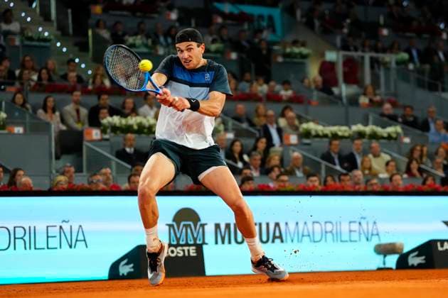 Mutua Madrid Open - Day Eleven Jack Draper in action during the Men s Singles Semi-Final match between Jack Draper of Great Britain and Lorenzo Musetti of Italy on Day Eleven of the Mutua Madrid Open 2025, ATP, Tennis Herren Masters 1000 and WTA, Tennis Damen 1000, tournament celebrates at La Caja Magica on May 02, 2025 in Madrid, Spain. Madrid Spain  Copyright: xJosexBretonx originalFilename:bretonhernandez-mutuamad250502_npml3.jpg