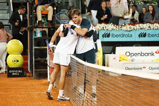 (L-R) Lorenzo Musetti (ITA), Jack Draper (GBR), MAY 2, 2025 - Tennis : Jack Draper and Lorenzo Musetti after singles Semi-final match on the ATP, Tennis Herren tour Masters 1000 tournaments Mutua Madrid Open tennis tournament at the Caja Magica in Madrid, Spain. Noxthirdxpartyxsales  (289333234)