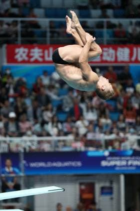 Bilder des Jahres 2025, Sport 05 Mai Sport Themen der Woche KW18 Sport Bilder des Tages (250503) -- BEIJING, May 3, 2025 -- Moritz Wesemann of Germany competes during the men s 3m springboard final match at the World Aquatics Diving World Cup 2025 Super Final in Beijing, capital of China, on May 3, 2025. (Photo by Xinhua) (SP)CHINA-BEIJING-DIVING-WORLD CUP-SUPER FINAL-MEN S 3M SPRINGBOARD NaxYuqi 