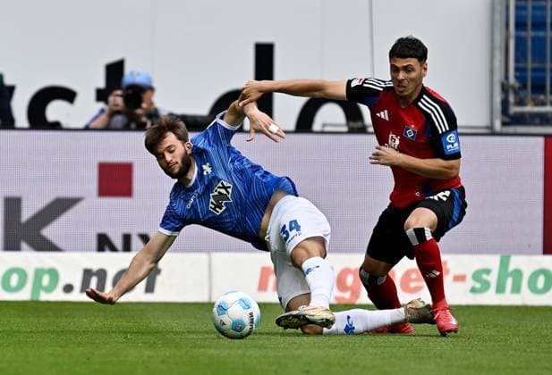 03.05.2025, xfux, Fussball 2.Bundesliga, SV Darmstadt 98 - Hamburger SV, v.l. Killian Corredor (SV Darmstadt 98), William Mickelbrencis (Hamburger SV) (DFL DFB REGULATIONS PROHIBIT ANY USE OF PHOTOGRAPHS as IMAGE SEQUENCES and or QUASI-VIDEO. Eine Lizenzierung dieses Bildes an und oder durch den SV Darmstadt 1898 e.V. sowie Tochterunternehmen ist nicht gestattet. No release of or sale to SV Darmstadt 1898 e.V.) Darmstadt