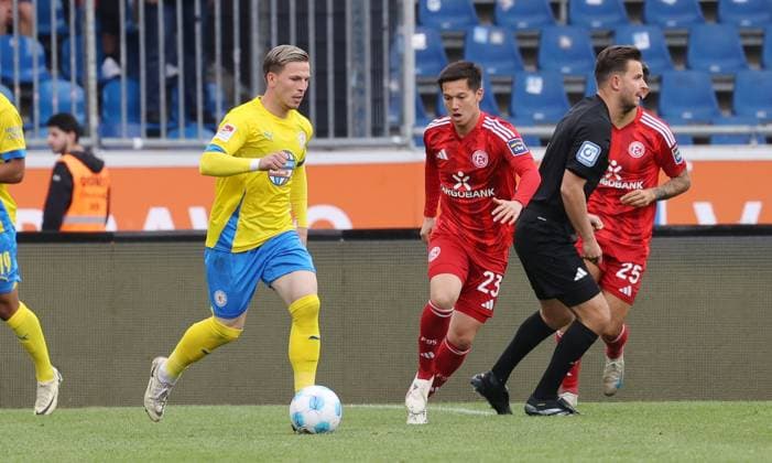 Eintracht BS vs Fortuna Düsseldorf Braunschweig, 03.05.2025, Fußball, Saison 24 25, 2. Bundesliga, 32. Spieltag, Eintracht Braunschweig vs Fortuna Düsseldorf, Bild zeigt: Lino Tempelmann (BTSV, 20) Braunschweig