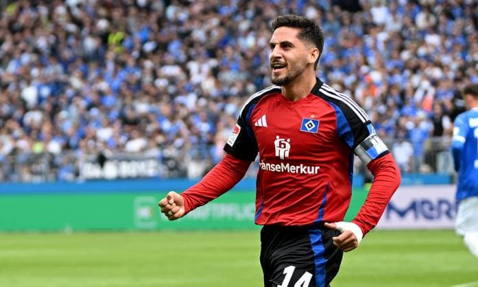 03.05.2025, xfux, Fussball 2.Bundesliga, SV Darmstadt 98 - Hamburger SV, v.l. Torschuetze Torschütze Ludovit Reis (Hamburger SV) Torjubel, Jubel, Goal celebration, celebrate the goal zum 0:1 jubelnd bejubelt jubelt jubeln Jubel (DFL DFB REGULATIONS PROHIBIT ANY USE OF PHOTOGRAPHS as IMAGE SEQUENCES and or QUASI-VIDEO. Eine Lizenzierung dieses Bildes an und oder durch den SV Darmstadt 1898 e.V. sowie Tochterunternehmen ist nicht gestattet. No release of or sale to SV Darmstadt 1898 e.V.) Darmstadt