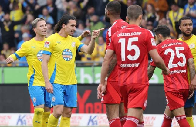 Eintracht BS vs Fortuna Düsseldorf Braunschweig, 03.05.2025, Fußball, Saison 24 25, 2. Bundesliga, 32. Spieltag, Eintracht Braunschweig vs Fortuna Düsseldorf, Bild zeigt: Jubel über das Tor zum 2:1 für die Eintracht durch Rayan Philippe (BTSV, 9) mit Lino Tempelmann (BTSV, 20) Braunschweig