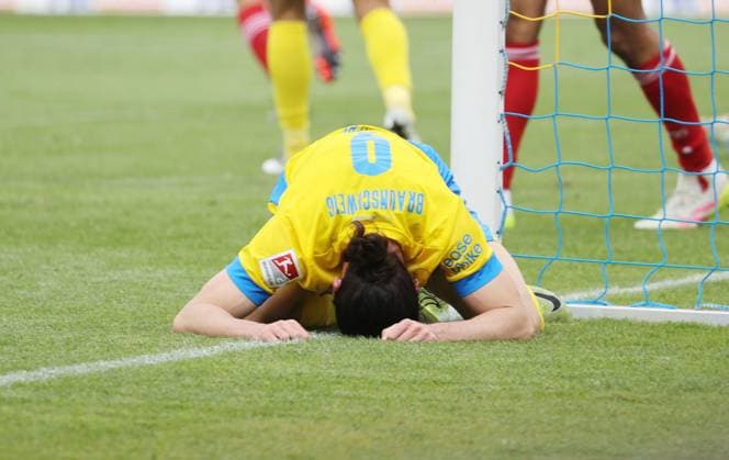 Eintracht BS vs Fortuna Düsseldorf Braunschweig, 03.05.2025, Fußball, Saison 24 25, 2. Bundesliga, 32. Spieltag, Eintracht Braunschweig vs Fortuna Düsseldorf, Bild zeigt: Rayan Philippe (BTSV, 9) Braunschweig