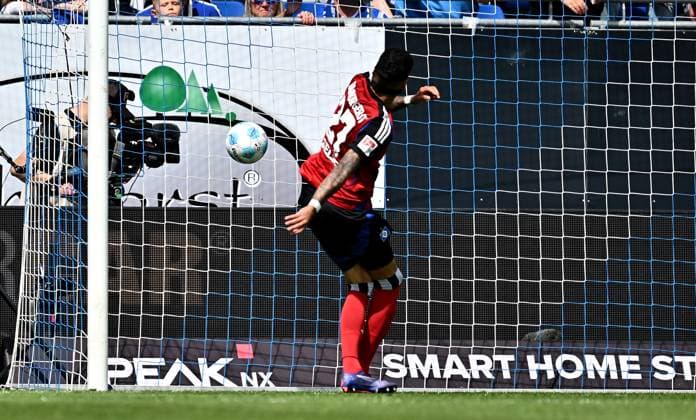 Sport Bilder des Tages 03.05.2025, xfux, Fussball 2.Bundesliga, SV Darmstadt 98 - Hamburger SV, v.l. Torschuetze Torschütze Davie Selke (Hamburger SV) Goal scored, Tor zum 0:3 (DFL DFB REGULATIONS PROHIBIT ANY USE OF PHOTOGRAPHS as IMAGE SEQUENCES and or QUASI-VIDEO. Eine Lizenzierung dieses Bildes an und oder durch den SV Darmstadt 1898 e.V. sowie Tochterunternehmen ist nicht gestattet. No release of or sale to SV Darmstadt 1898 e.V.) Darmstadt