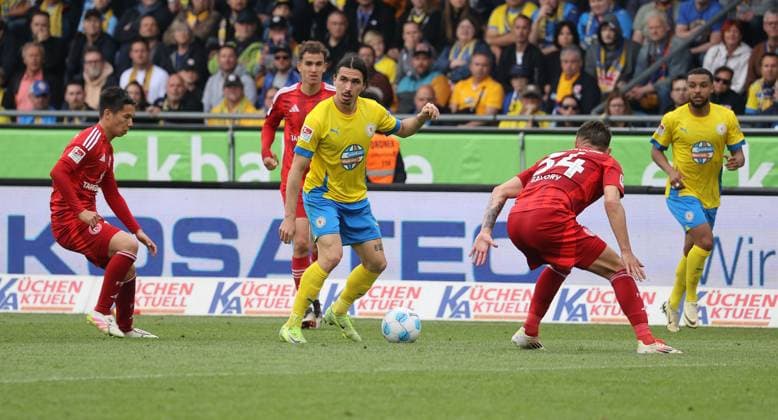 Eintracht BS vs Fortuna Düsseldorf Braunschweig, 03.05.2025, Fußball, Saison 24 25, 2. Bundesliga, 32. Spieltag, Eintracht Braunschweig vs Fortuna Düsseldorf, Bild zeigt: Rayan Philippe (BTSV, 9) Braunschweig