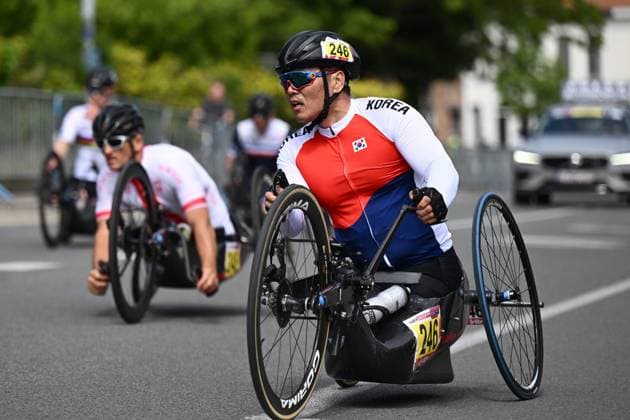 MH5 South Korea s Euihyun Sin pictured in action the road races at the UCI Para-Cycling Road World Cup event, Saturday 03 May 2025, in Brugge. The UCI Para-Cycling Road World Cup takes place from 01 to 04 May in Oostende and Brugge. LUCxCLAESSEN  x122528796x