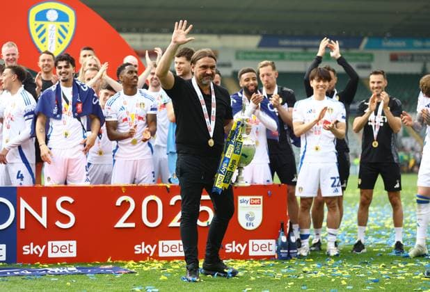 Sport Themen der Woche KW18 Sport Bilder des Tages Leeds United manager Daniel Farke celebrates winning the Championship Plymouth Argyle v Leeds United, EFL Sky Bet Championship, Football, Home Park, Plymouth, UK - 03 May 2025 EDITORIAL USE ONLY No use with unauthorised audio, video, data, fixture lists, club league logos or live services. Online in-match use limited to 120 images, no video emulation. No use in betting, games or single club league player publications.  Copyright: xKieranxMcManus Shutterstockx 15280168ba