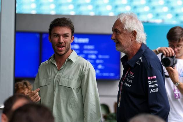 Pierre Gasly (BWT Alpine) und Flavio Briatore, Grosser Preis von Miami, Motorsport, Herren, Formel 1, Sprint, 03.05.2025 Miami Florida USA