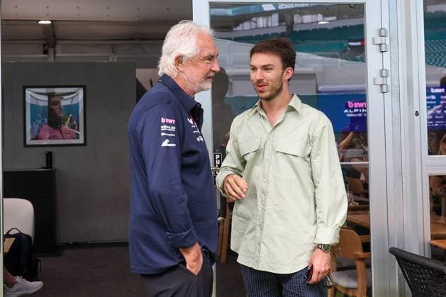 Pierre Gasly (BWT Alpine) und Flavio Briatore, Grosser Preis von Miami, Motorsport, Herren, Formel 1, Sprint, 03.05.2025 Miami Florida USA