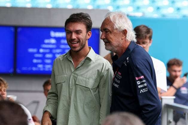 Sport Bilder des Tages Pierre Gasly (BWT Alpine) und Flavio Briatore, Grosser Preis von Miami, Motorsport, Herren, Formel 1, Sprint, 03.05.2025 Miami Florida USA