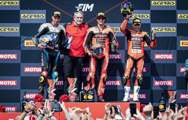 Bilder des Jahres 2025, Sport 05 Mai Sport Themen der Woche KW18 Sport Bilder des Tages Foto IPP Atti Lauro Cremona 03 05 2025 Motociclismo Campionato World Superbike 2025 Acerbis Italian Round- Sbk Gara 1 nella foto-podio,11BULEGA Nicolo ITADucati Panigale V4R Aruba.it Racing - Ducati,1RAZGATLIOGLU Toprak TUR BMW M1000RR ROKiT BMW Motorrad WorldSBK Team,19BAUTISTA AlvaroESPDucati Panigale V4R Aruba.it Racing - Ducati e Mauro Grasselli di Ducati Corse Italy Photo Press - World Copyright Cremona italy Italia ITALY  Copyright: xR4924_italyphotopressx
