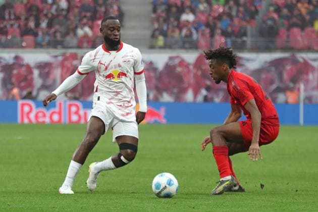 1. Bundesliga: RB Leipzig vs. FC Bayern München, 03.05.25 Lutsharel Geertruida (3, RB Leipzig) gegen Kingsley Coman (11, Bayern München). Fußball, 1. Bundesliga, Saison 2024 2025, 32. Spieltag: RB Leipzig vs. FC Bayern München am 03.05.25 in der Red Bull Arena, Leipzig. DFL REGULATIONS PROHIBIT ANY USE OF PHOTOGRAPHS AS IMAGE SEQUENCES AND OR QUASI-VIDEO. Copyright: xBEAUTIFULxSPORTS JanxKaeferx