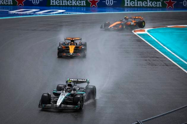 F1 - MIAMI GRAND PRIX 2025 12 KIMI ANTONELLI Andrea (ita), Mercedes AMG F1 Team W16, 81 PIASTRI Oscar (aus), McLaren F1 Team MCL39, 04 NORRIS Lando (gbr), McLaren F1 Team MCL39, action during the Formula 1 Crypto.com Miami Grand Prix 2025, 6th round of the 2025 FIA Formula One World Championship, WM, Weltmeisterschaft from May 2 to 4, 2025 on the Miami International Autodrome, in Miami Gardens, Florida, United States of America - Miami GardensUnited States  Copyright: xXavixBonillax