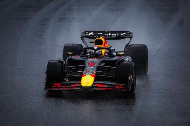 Sport Bilder des Tages F1 - MIAMI GRAND PRIX 2025 01 VERSTAPPEN Max (nld), Red Bull Racing RB21, action during the Formula 1 Crypto.com Miami Grand Prix 2025, 6th round of the 2025 FIA Formula One World Championship, WM, Weltmeisterschaft from May 2 to 4, 2025 on the Miami International Autodrome, in Miami Gardens, Florida, United States of America - Miami GardensUnited States  Copyright: xXavixBonillax