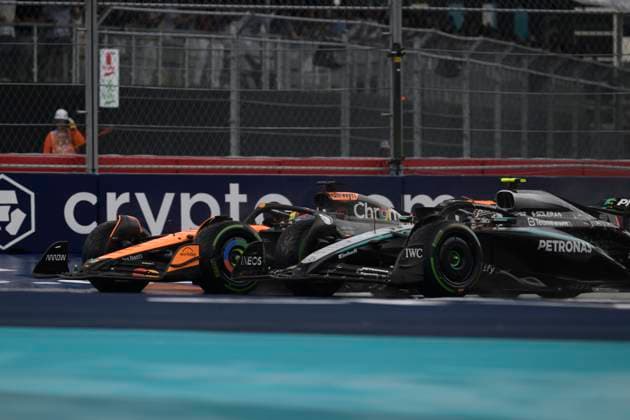 F1 - MIAMI GRAND PRIX 2025 12 KIMI ANTONELLI Andrea (ita), Mercedes AMG F1 Team W16, 04 NORRIS Lando (gbr), McLaren F1 Team MCL39, action during the Formula 1 Crypto.com Miami Grand Prix 2025, 6th round of the 2025 FIA Formula One World Championship, WM, Weltmeisterschaft from May 2 to 4, 2025 on the Miami International Autodrome, in Miami Gardens, Florida, United States of America - Miami GardensUnited States  Copyright: xCharlyxLopezx