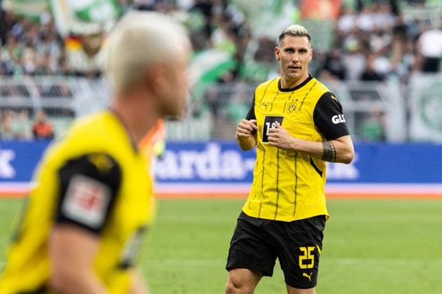 1. Fußball Bundesliga: Borussia Dortmund - VfL Wolfsburg; 03.05.2025 Niklas Süle (Borussia Dortmund, 25) 1. Fußball Bundesliga: Borussia Dortmund - VfL Wolfsburg; Signal Iduna Park, Dortmund; 03.05.2025 DFL regulations prohibit any use of photographs as image sequences and or quasi video. *** 1 Bundesliga Borussia Dortmund VfL Wolfsburg 03 05 2025 Niklas Süle Borussia Dortmund, 25 1 Bundesliga Borussia Dortmund VfL Wolfsburg Signal Iduna Park, Dortmund 03 05 2025 DFL regulations prohibit any use of photographs as image sequences and or quasi video Copyright: xBEAUTIFULxSPORTS Buriakovx