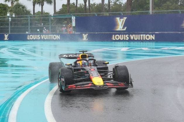 Max Verstappen (Oracle Red Bull Racing) im Regen, Grosser Preis von Miami, Motorsport, Herren, Formel 1, Sprint, 03.05.2025 Miami Florida USA