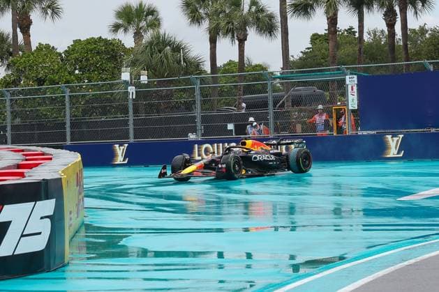 Max Verstappen (Oracle Red Bull Racing) im Regen, Grosser Preis von Miami, Motorsport, Herren, Formel 1, Sprint, 03.05.2025 Miami Florida USA